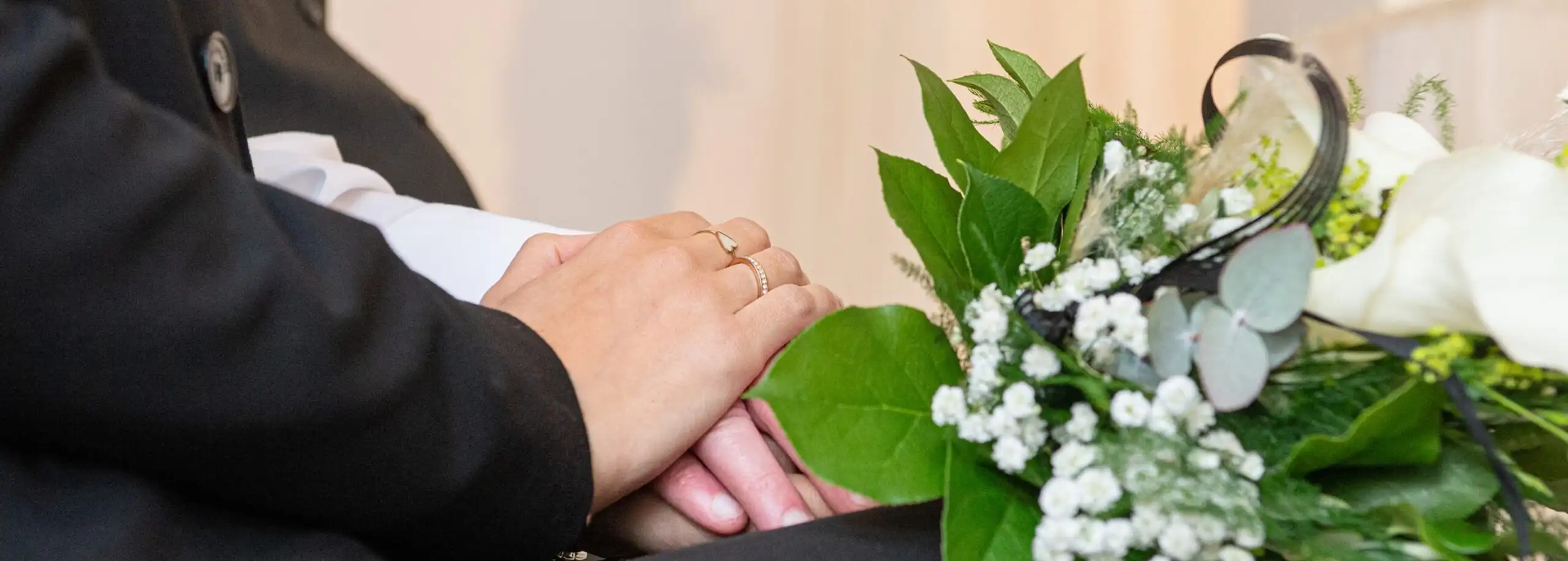 Willkommen bei Stryi Bestattungen in Flensburg. Lernen Sie uns kennen, an einem Ort der Stille und Besinnung.